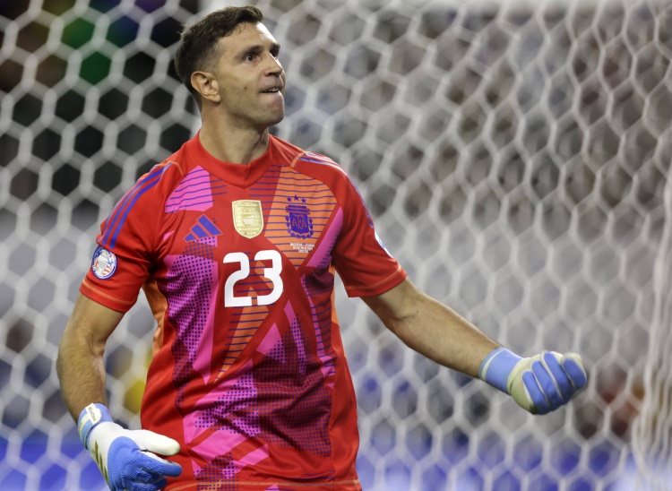 球友会-罗马诺：国米并没有商谈引进大马丁，球员也无意冬窗离开维拉